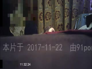 90后人妻在餐厅包间